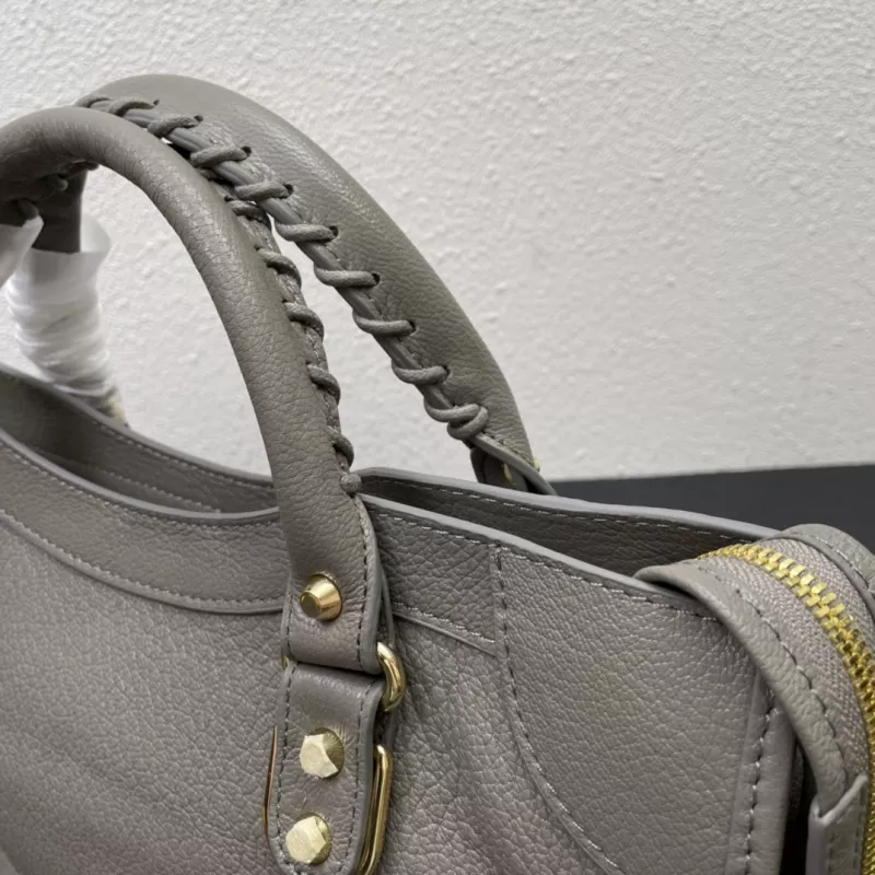 Versatile 8653 Balenciaga AAA Quality Handbags For Women