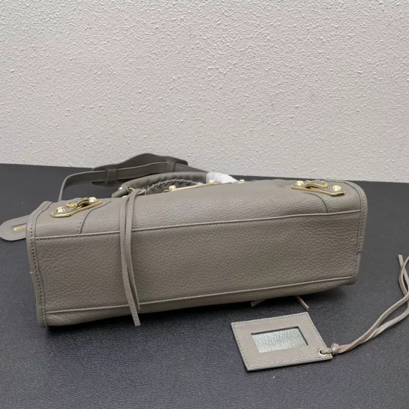 Versatile 8653 Balenciaga AAA Quality Handbags For Women