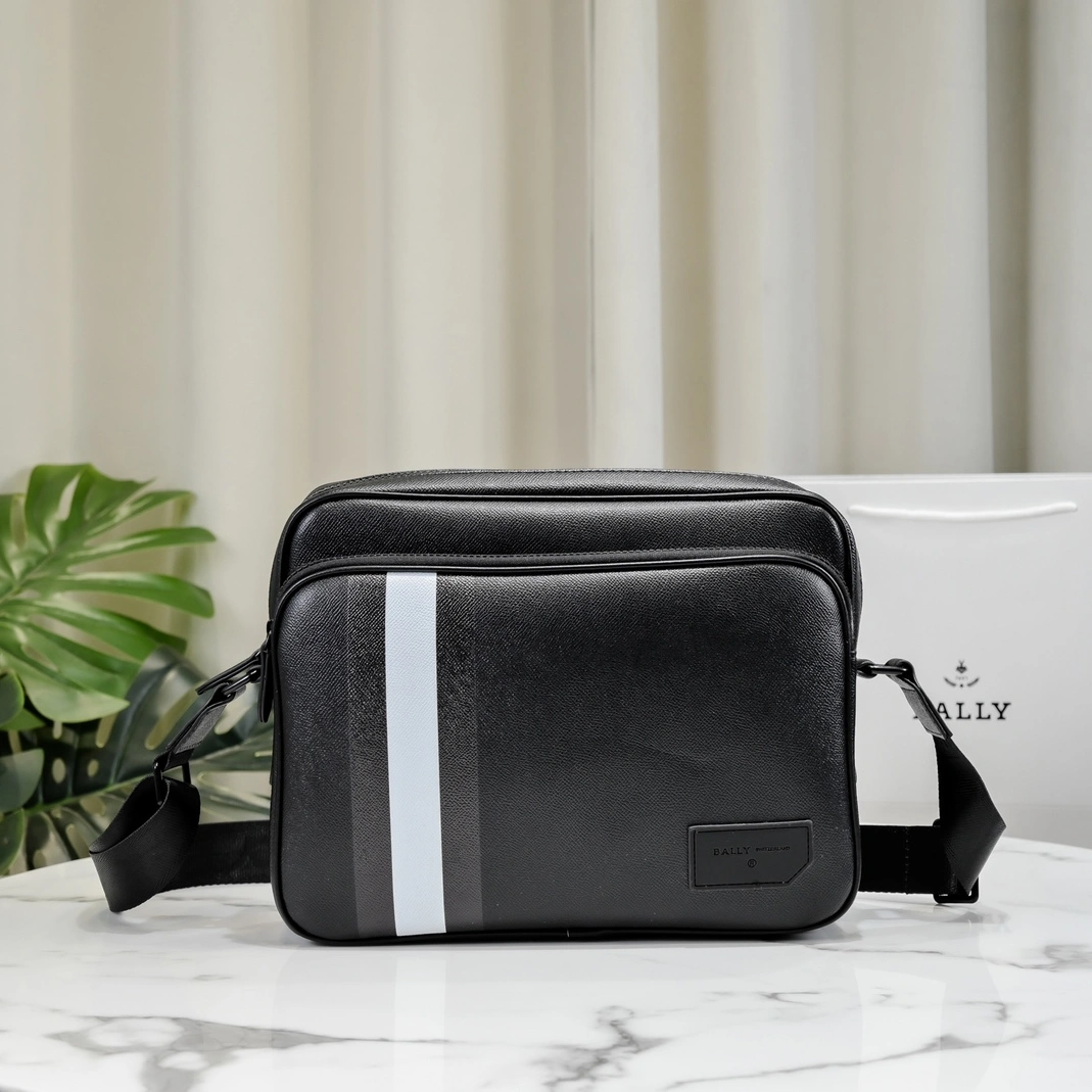 Versatile 8670 Bally AAA Man Messenger Bags