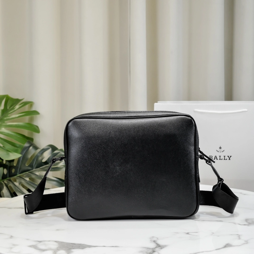 Versatile 8670 Bally AAA Man Messenger Bags