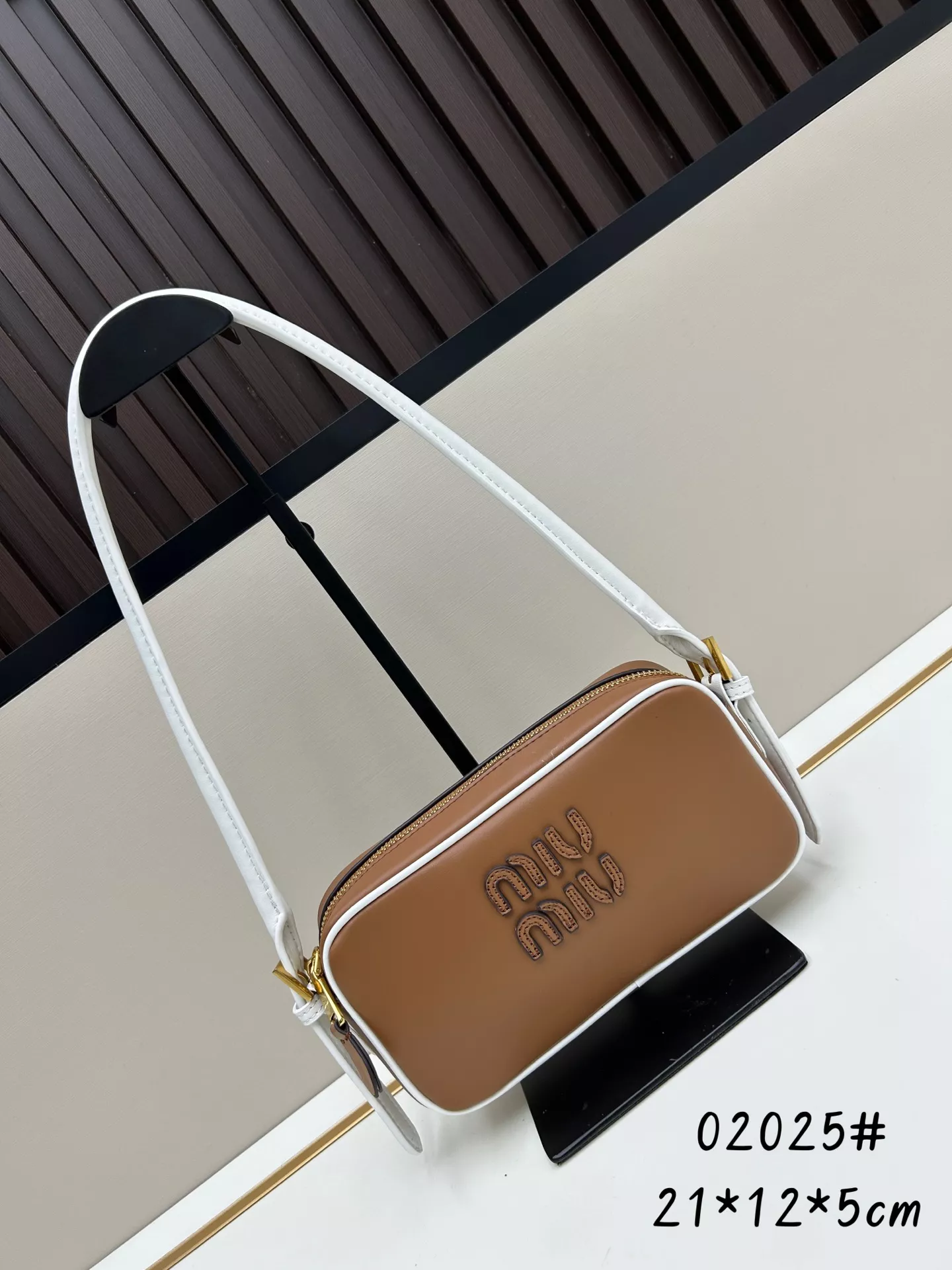 Versatile 8690 MIU MIU AAA Quality Shoulder Bags For Women