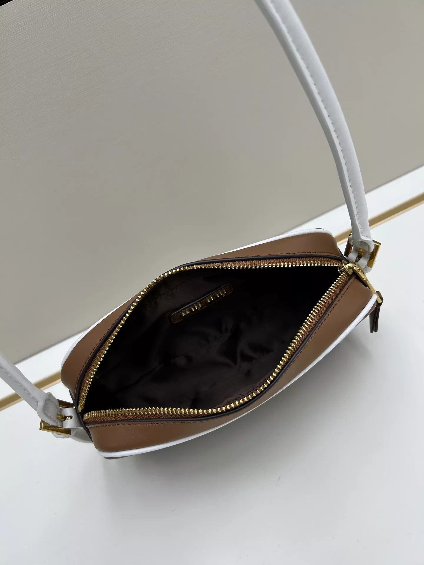 Versatile 8690 MIU MIU AAA Quality Shoulder Bags For Women