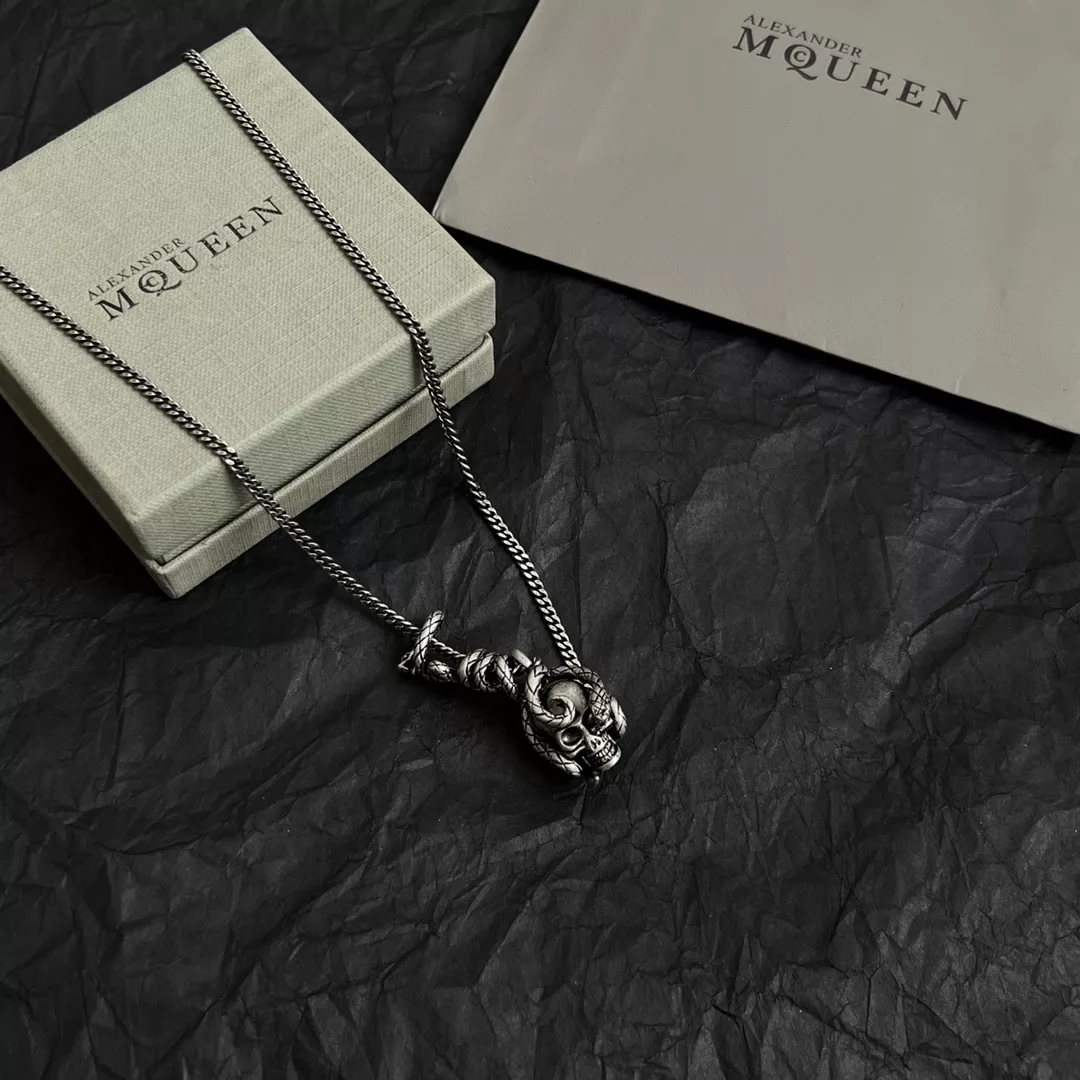 Versatile 8930 Alexander McQueen Necklaces