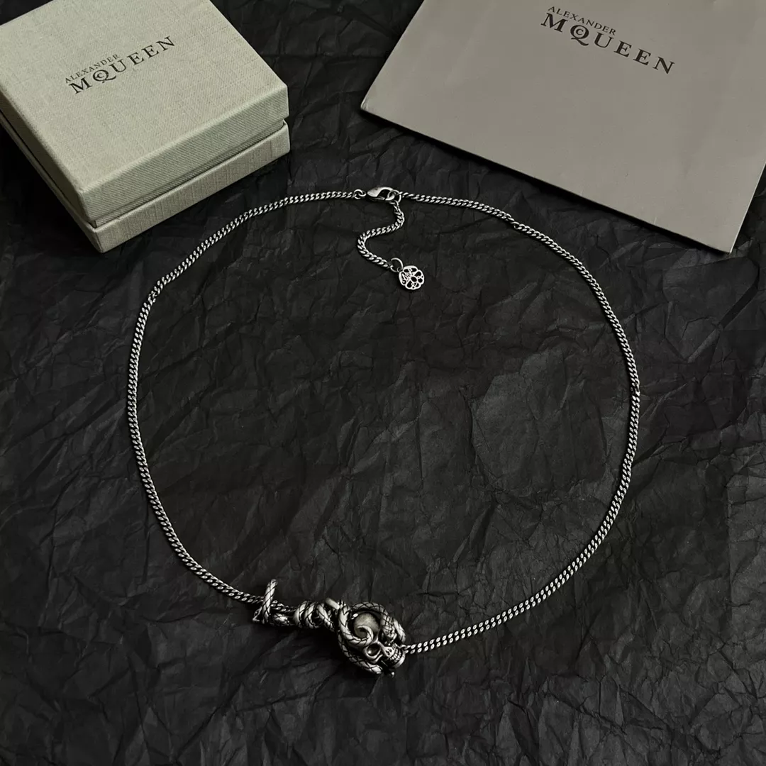 Versatile 8930 Alexander McQueen Necklaces