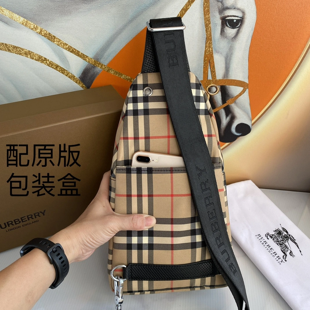 Versatile 8966 Burberry AAA Man Messenger Bags