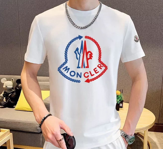 Versatile 9033 Moncler Tracksuits Short Sleeved For Men