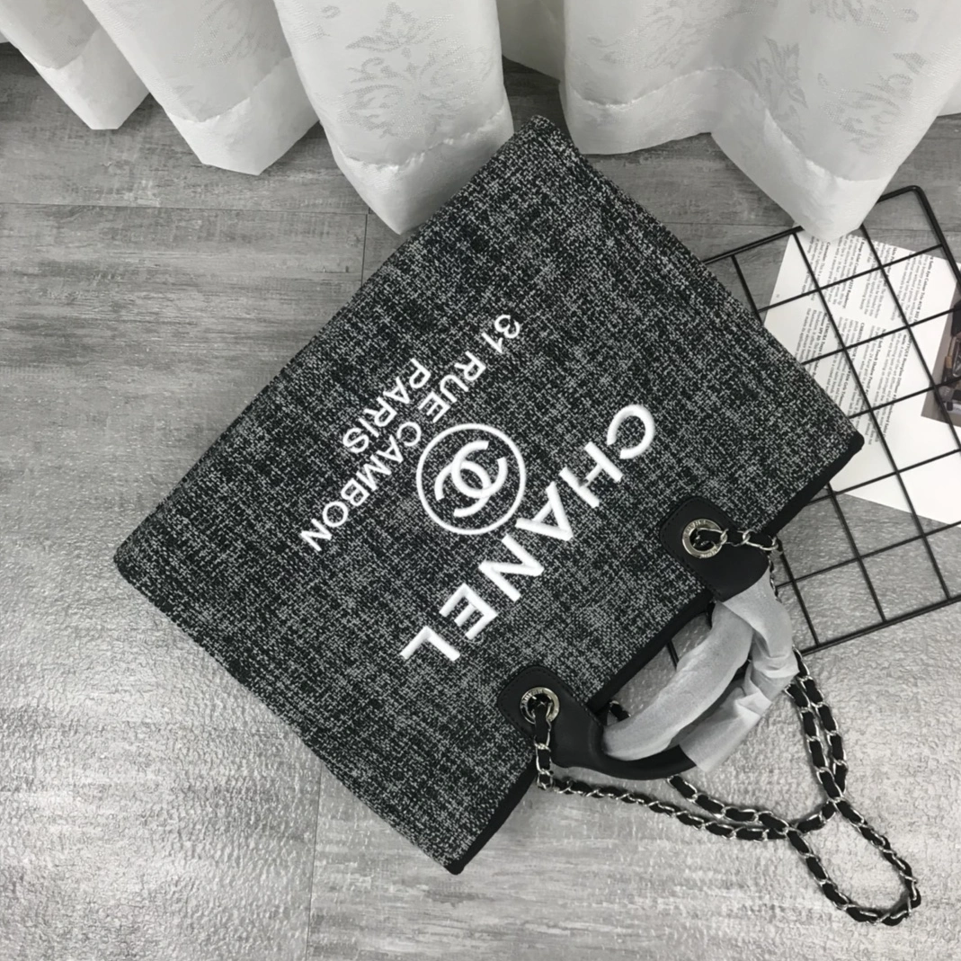 Versatile 9518 Chanel AAA Quality Handbags
