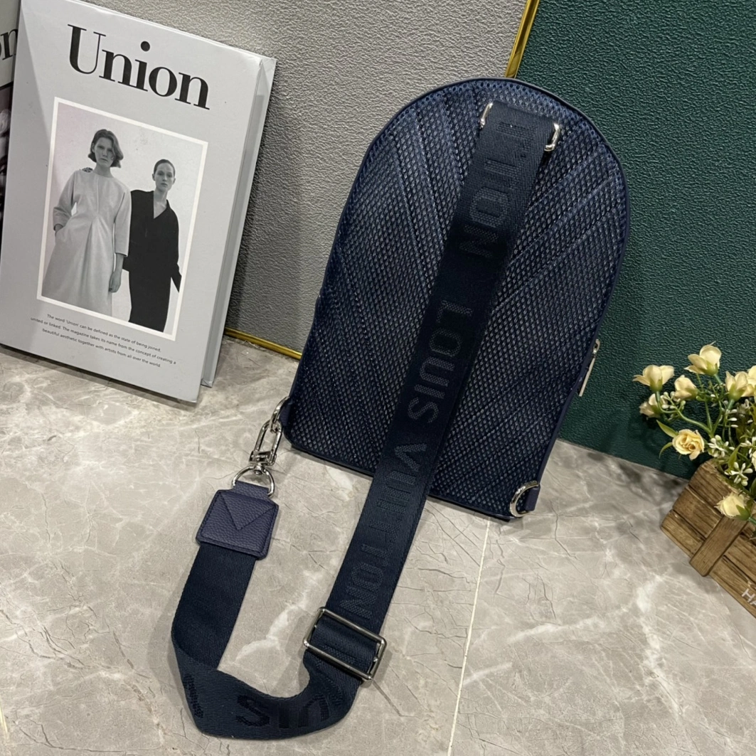 Versatile 9958 Louis Vuitton AAA Man Messenger Bags