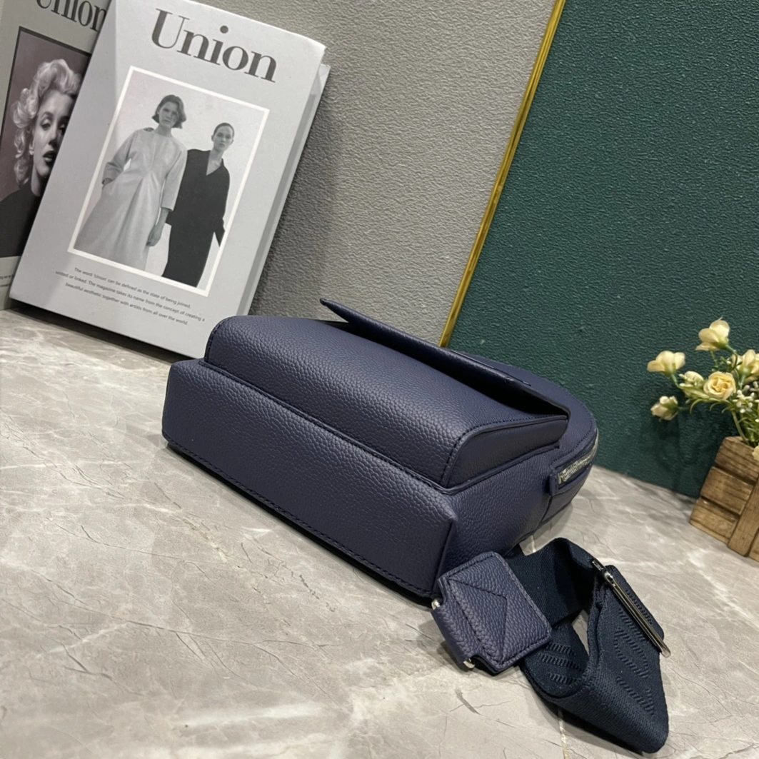 Versatile 9958 Louis Vuitton AAA Man Messenger Bags