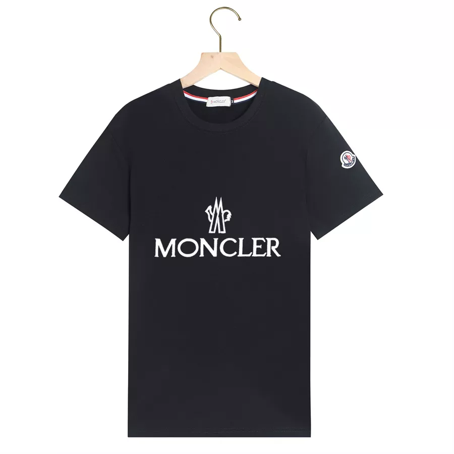Versatile 9996 Moncler T-Shirts Short Sleeved For Men