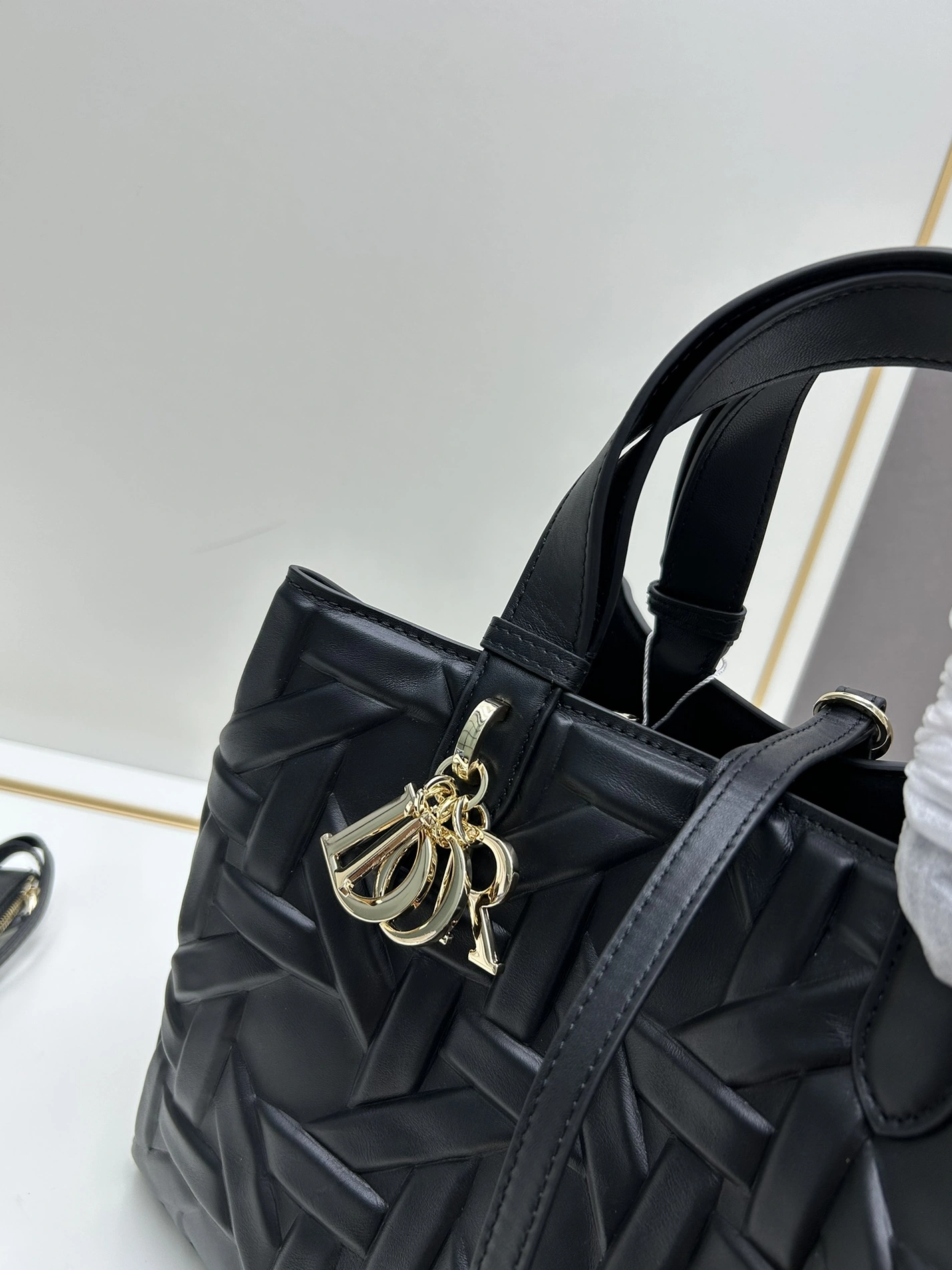 Vibrant 106 Christian Dior AAA Quality Handbags For Women