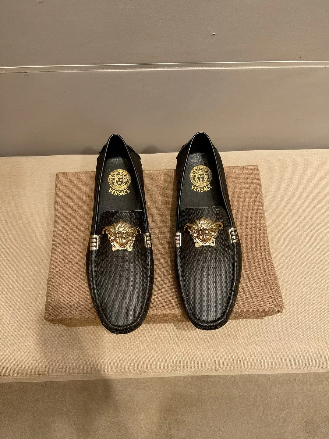 Vibrant 1221 Versace Leather Shoes For Men