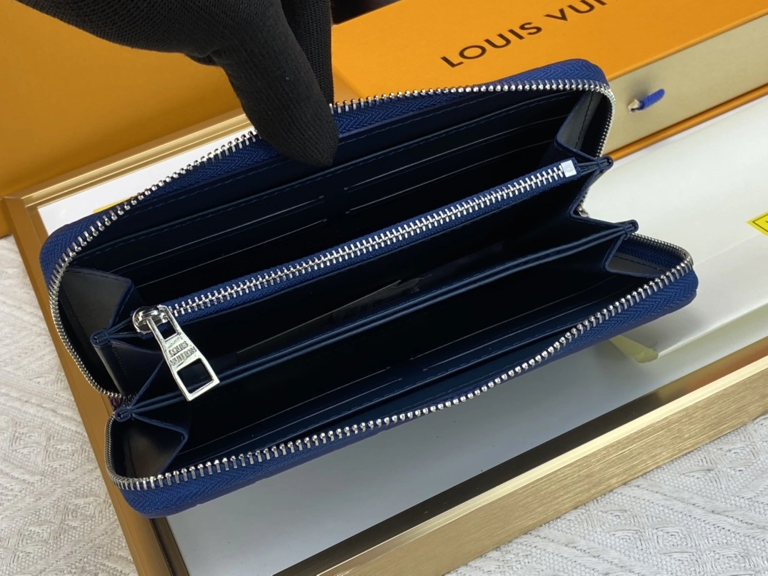 Vibrant 1273 Louis Vuitton LV Wallets