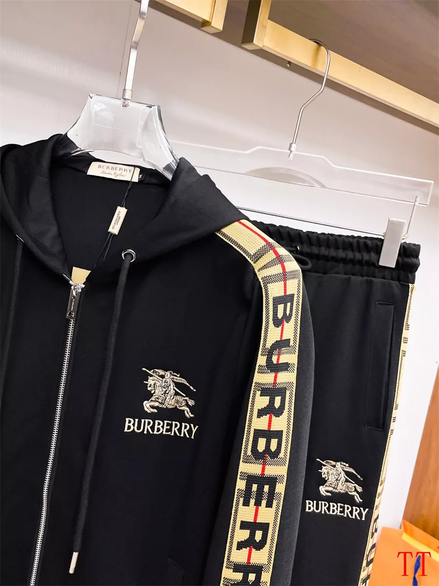Vibrant 1458 Burberry Tracksuits Long Sleeved For Men
