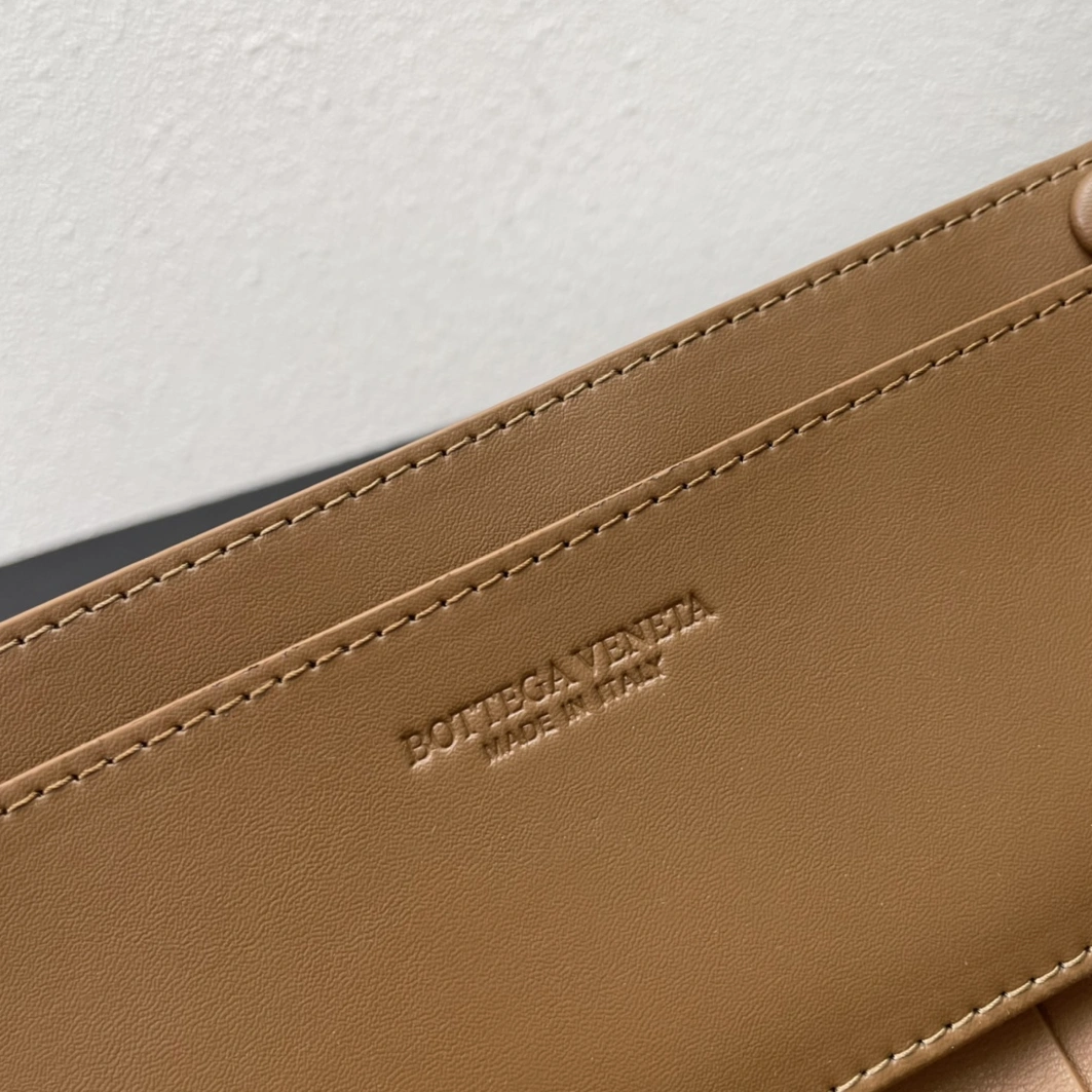 Vibrant 1564 Bottega Veneta BV AAA Quality Messenger Bags For Women