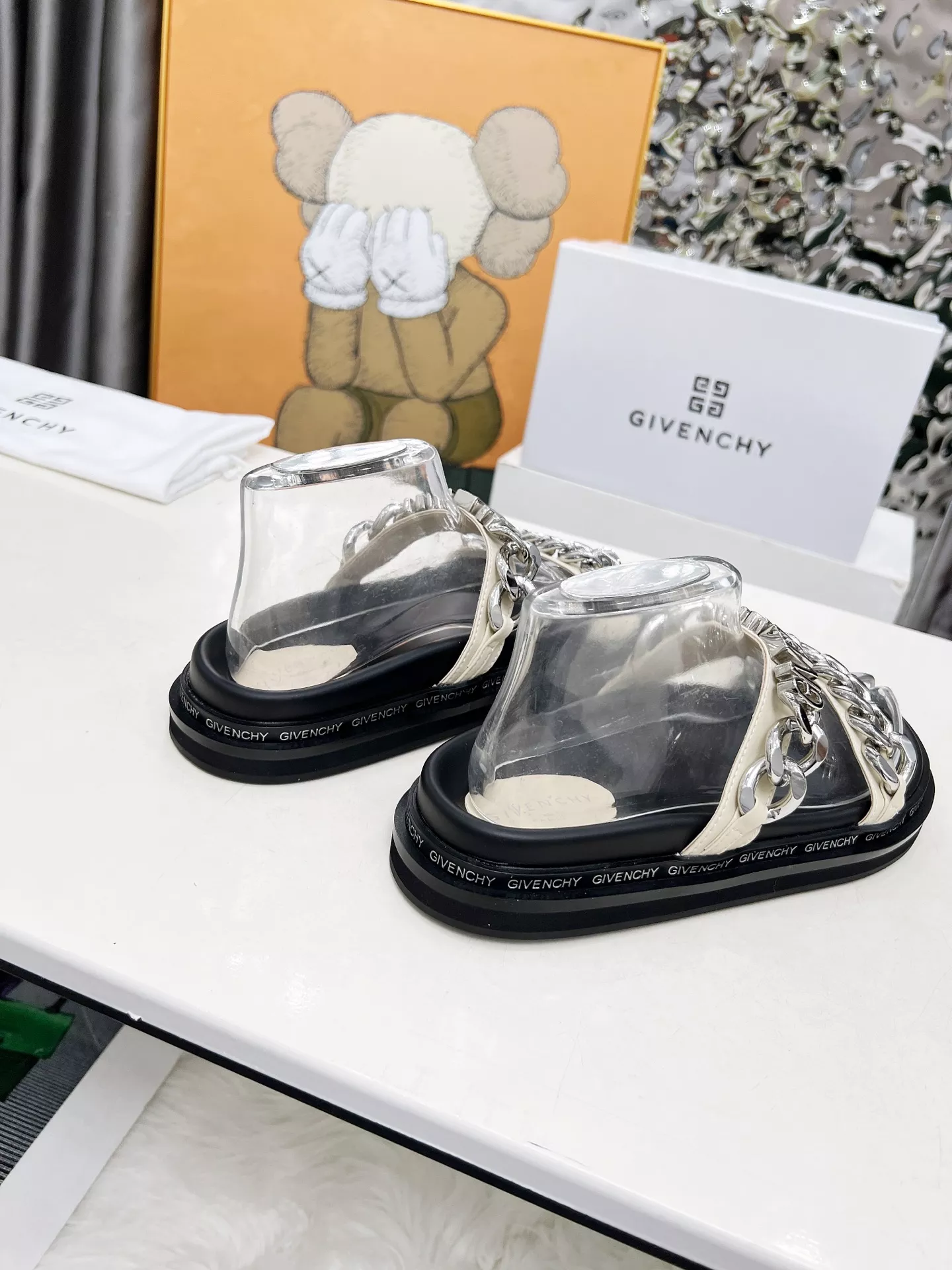 Vibrant 1722 Givenchy Slippers For Women