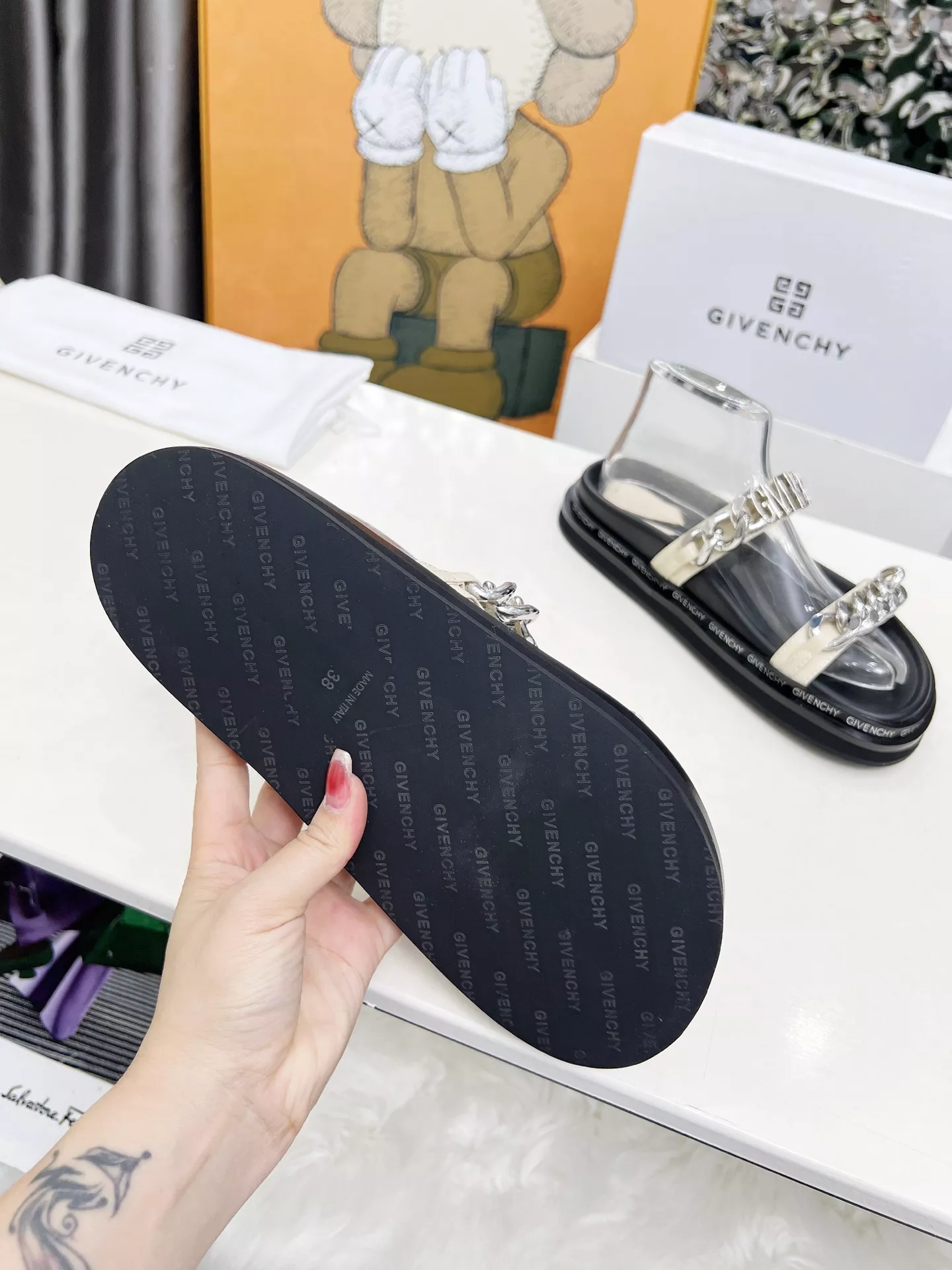 Vibrant 1722 Givenchy Slippers For Women