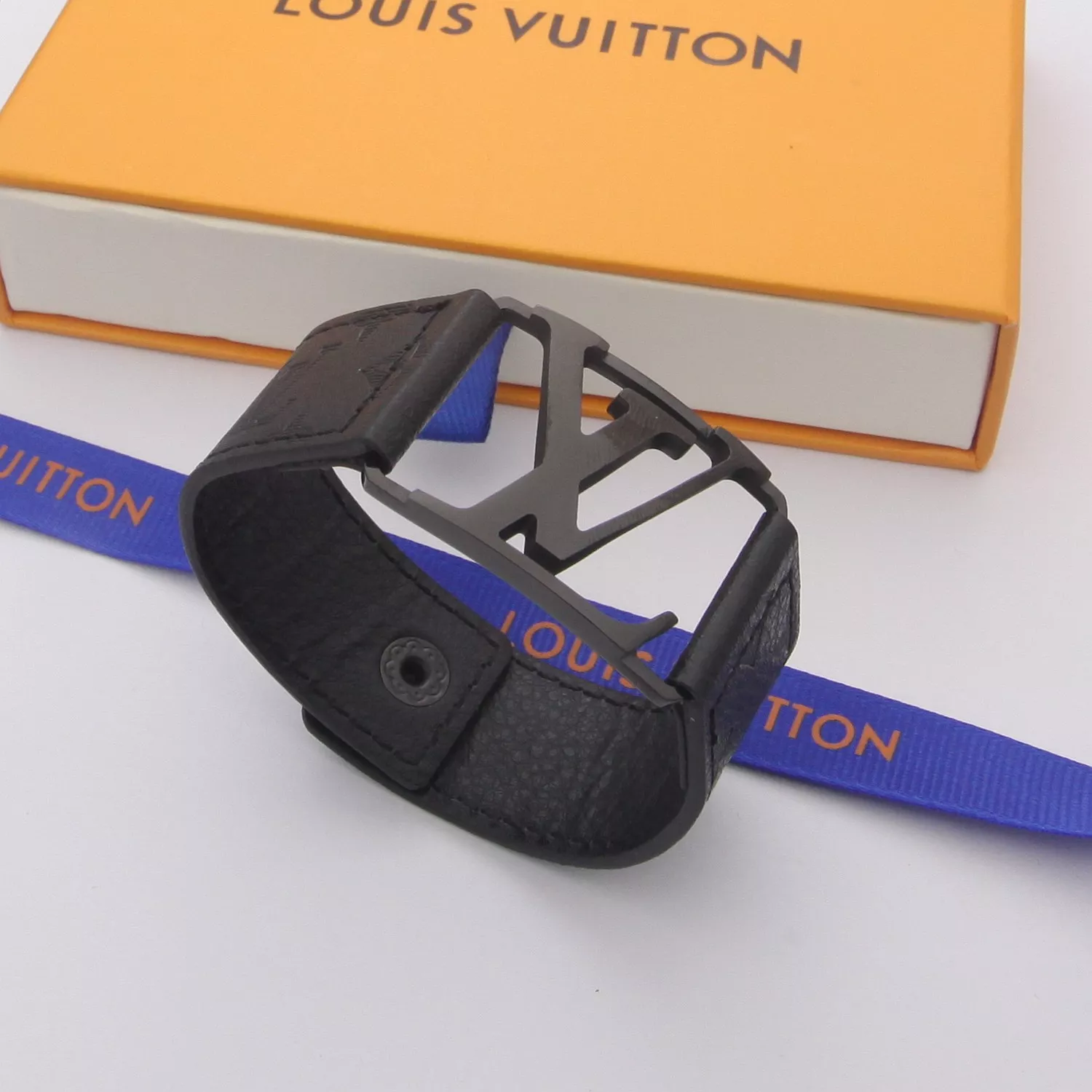 Vibrant 1754 Louis Vuitton LV Bracelets