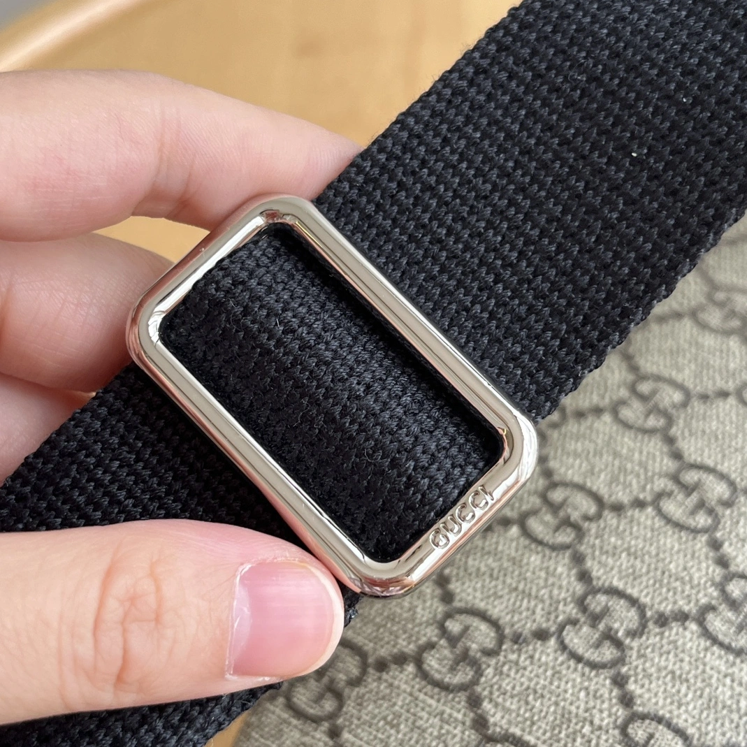 Vibrant 1993 Gucci AAA Quality Belt Bags