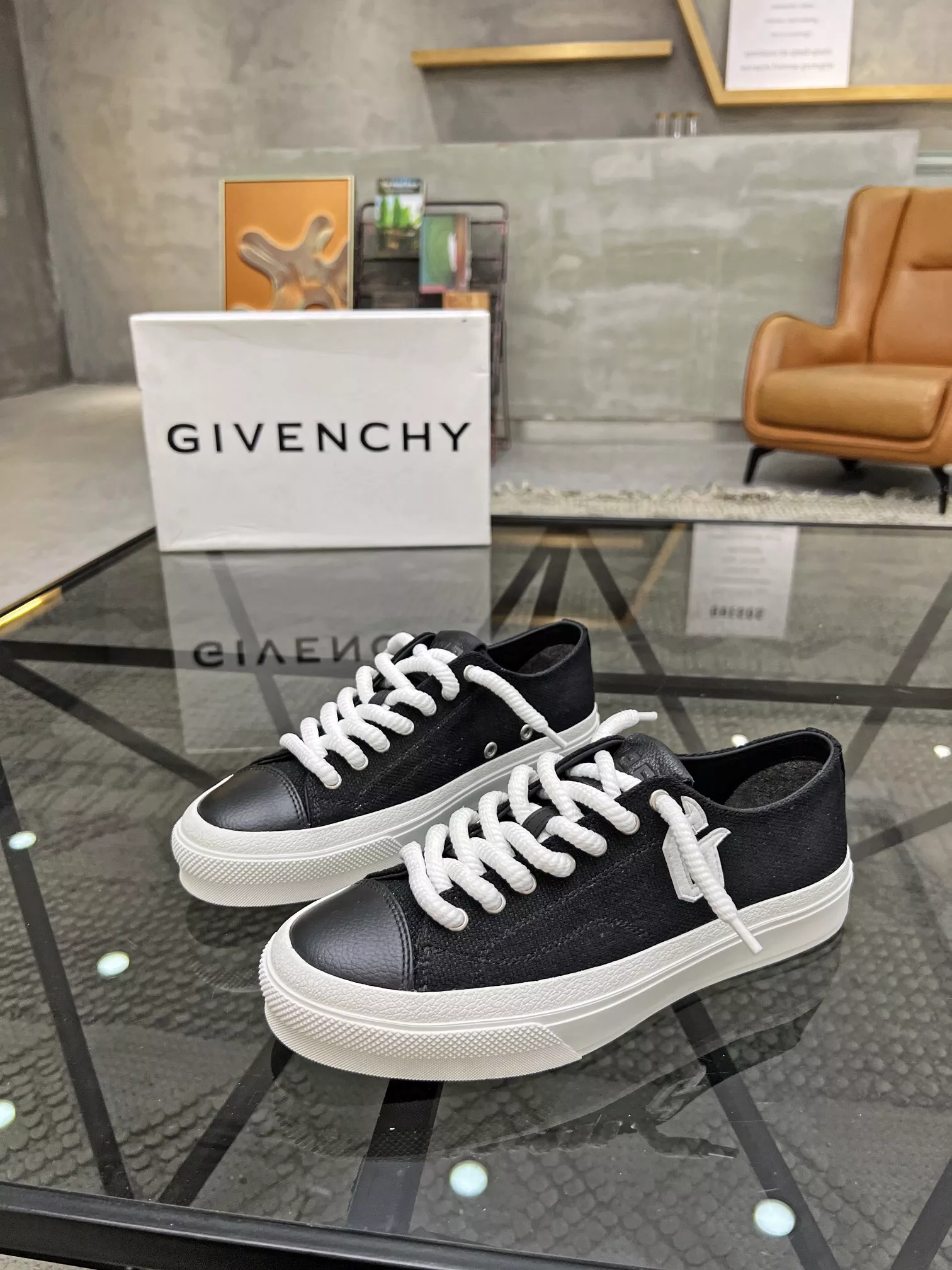 Vibrant 2022 Givenchy Casual Shoes For Men