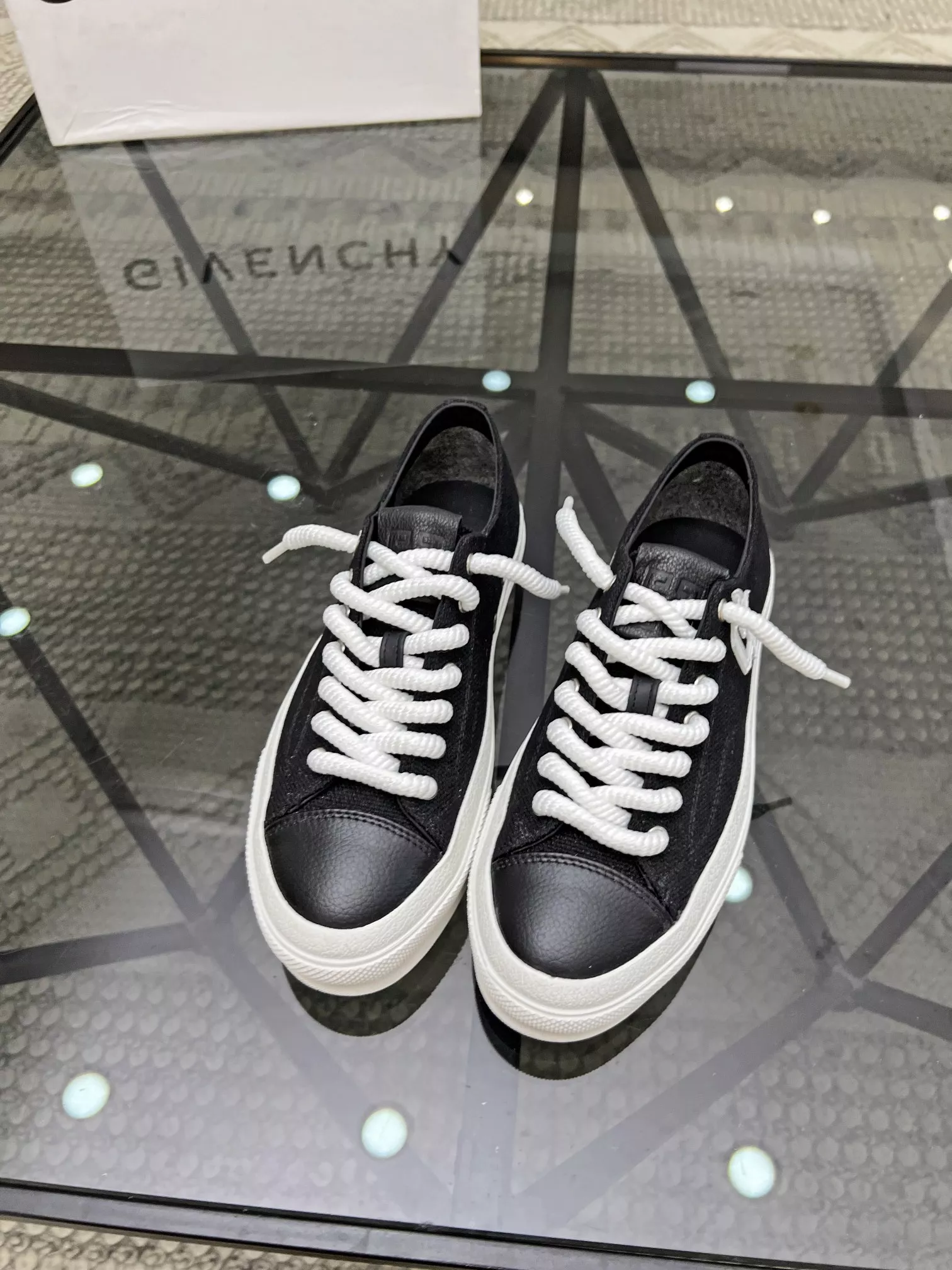 Vibrant 2022 Givenchy Casual Shoes For Men