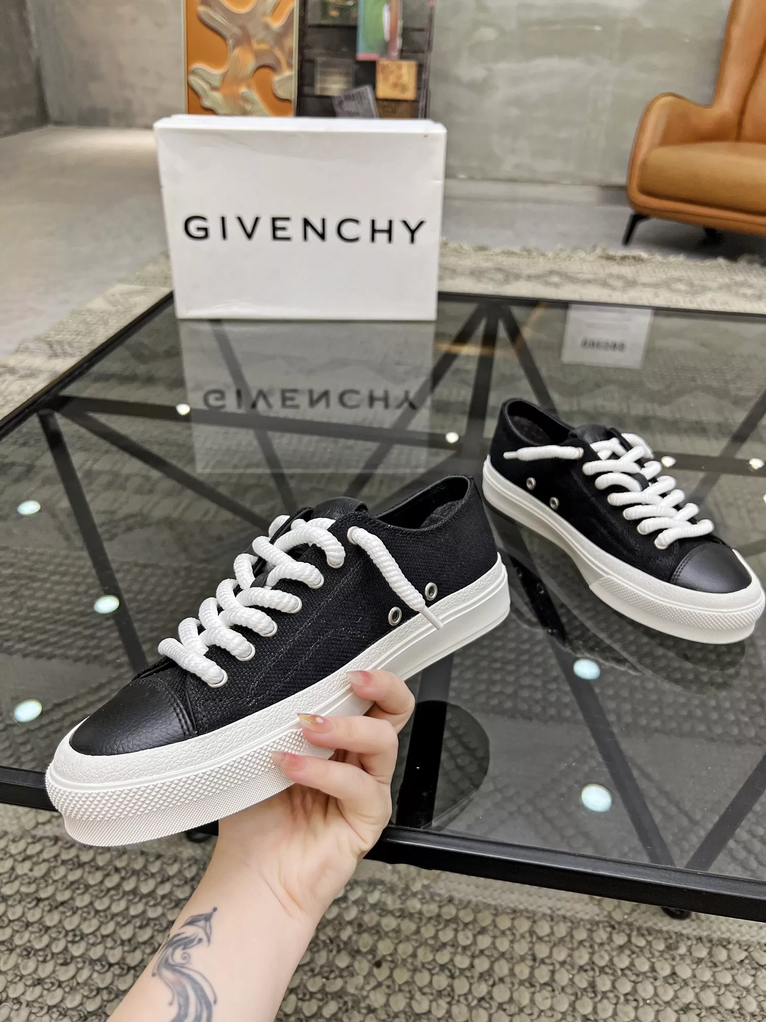 Vibrant 2022 Givenchy Casual Shoes For Men