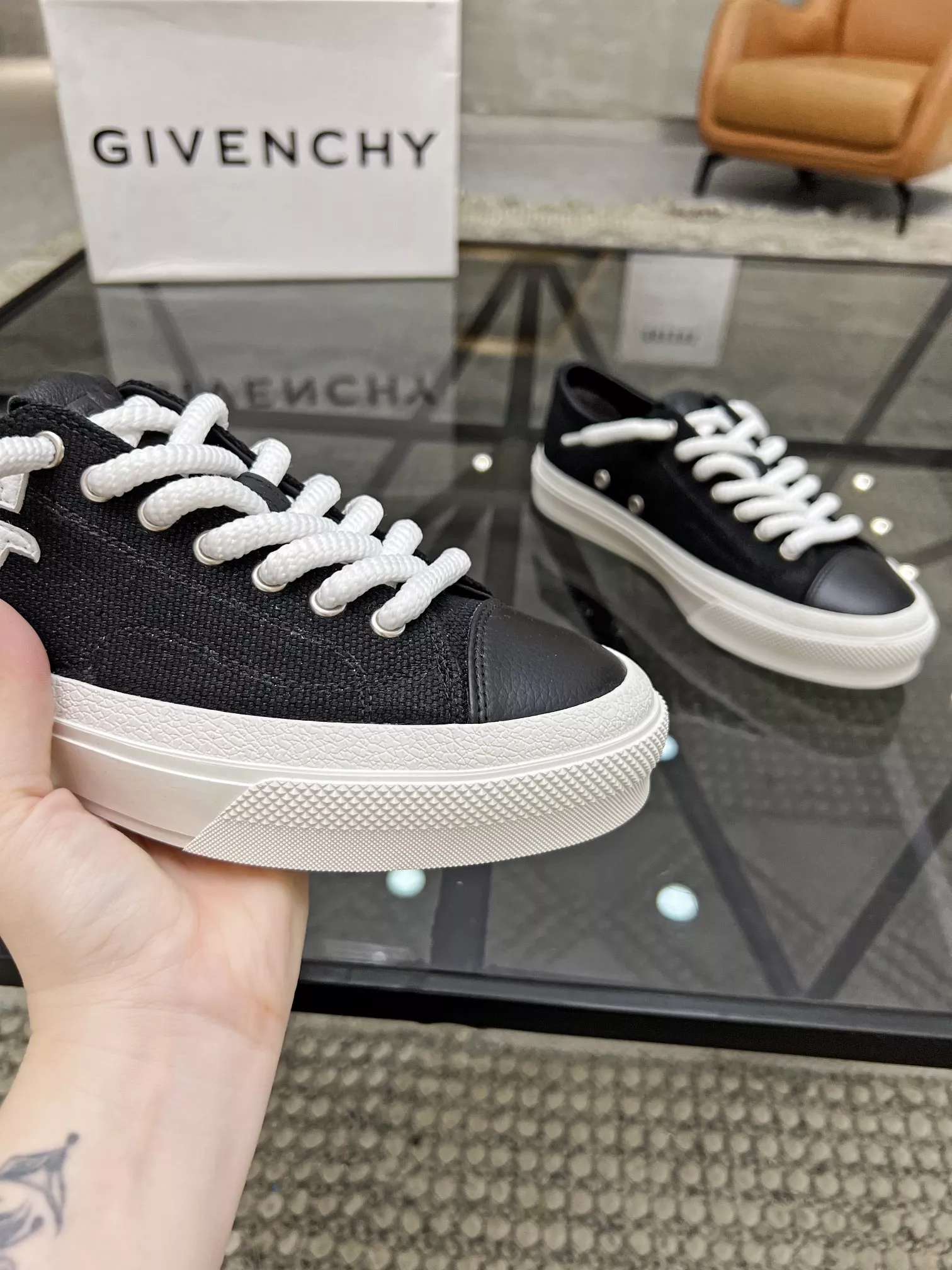 Vibrant 2022 Givenchy Casual Shoes For Men