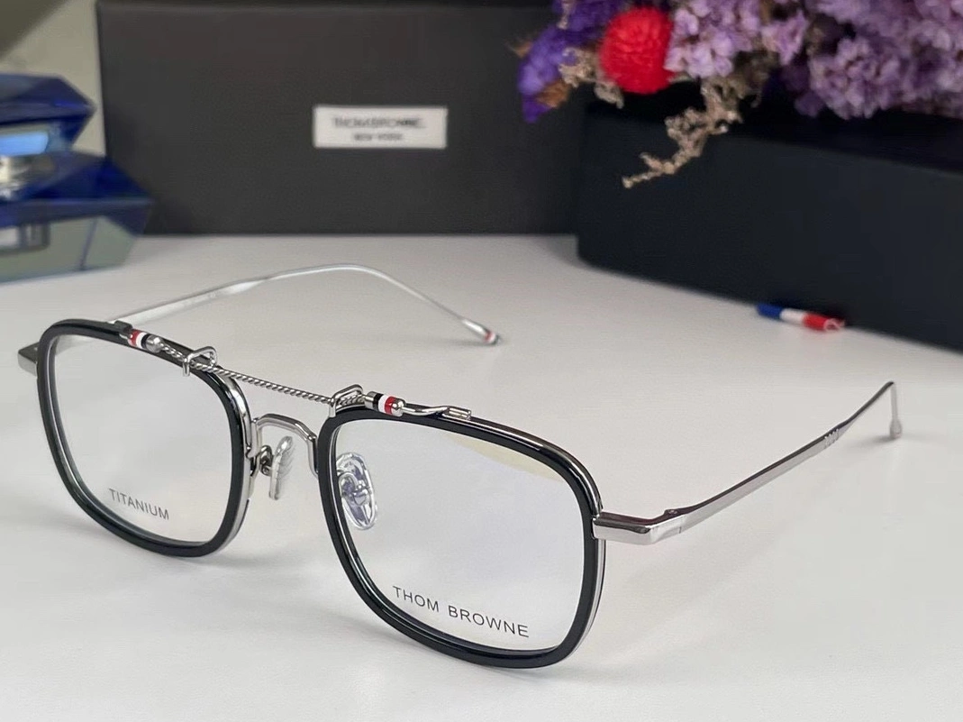 Vibrant 205 Thom Browne Goggles