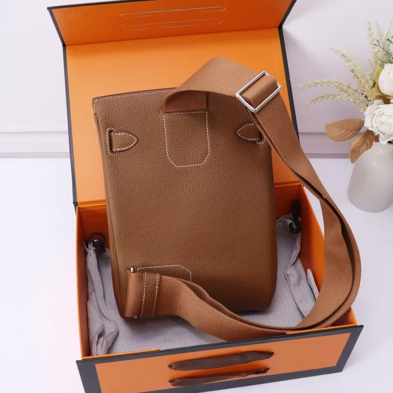 Vibrant 2135 Hermes AAA Quality Messenger Bags In Brown For Unisex