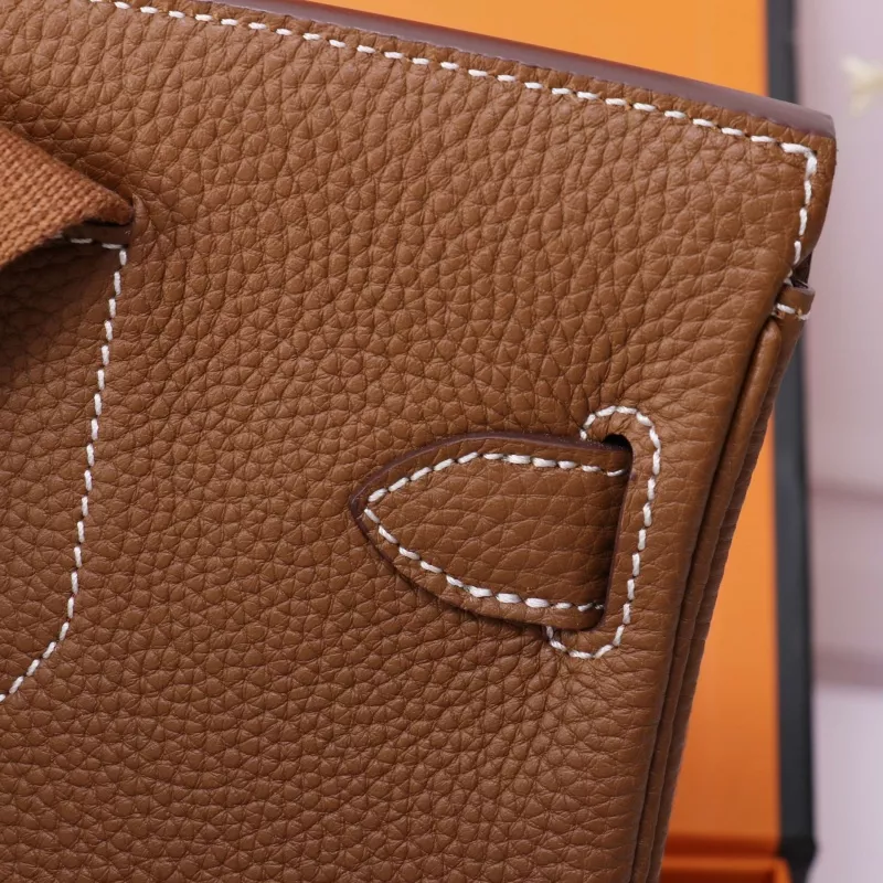 Vibrant 2135 Hermes AAA Quality Messenger Bags In Brown For Unisex