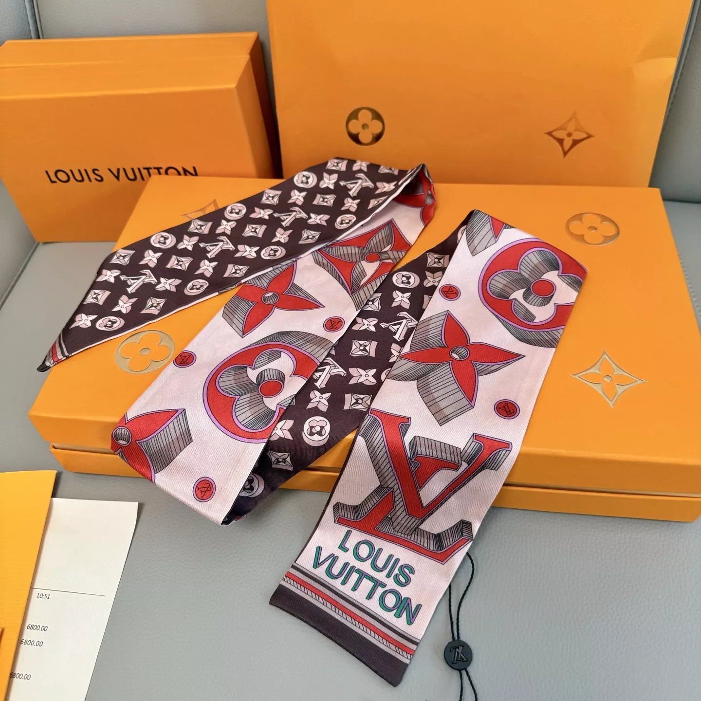 Vibrant 2147 Louis Vuitton Silk Scarf