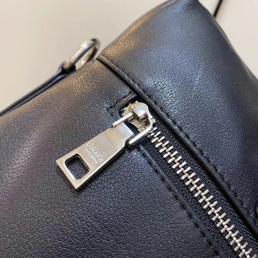 Vibrant 2192 Prada AAA Man Handbags