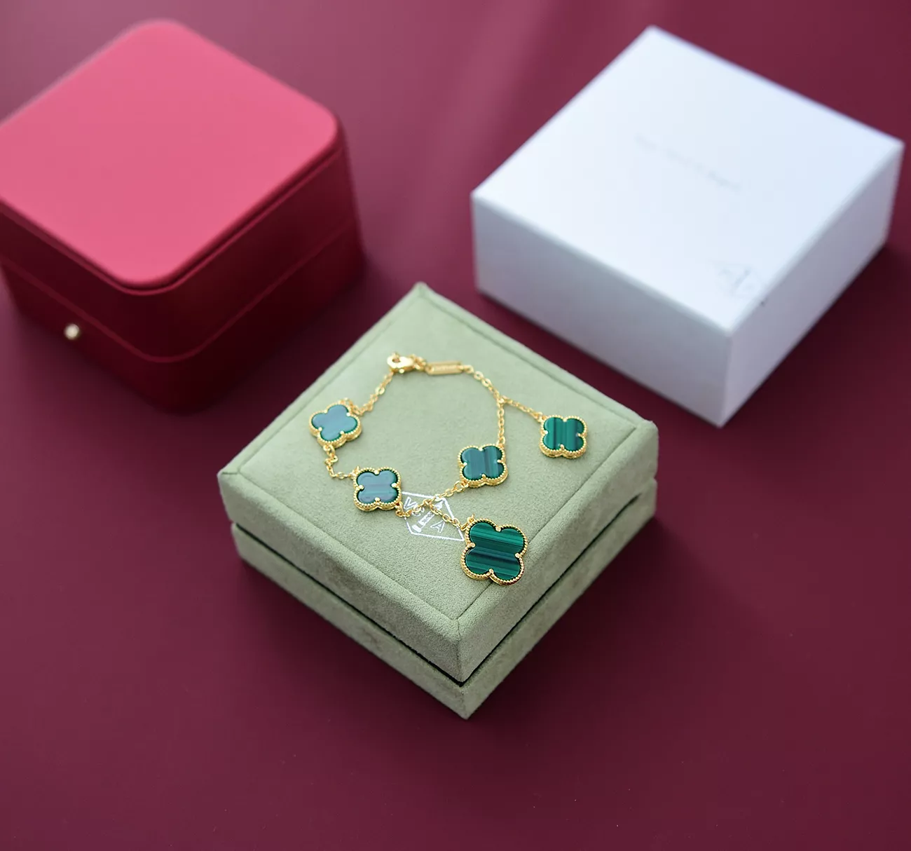 Vibrant 2343 Van Cleef & Arpels Bracelets For Women