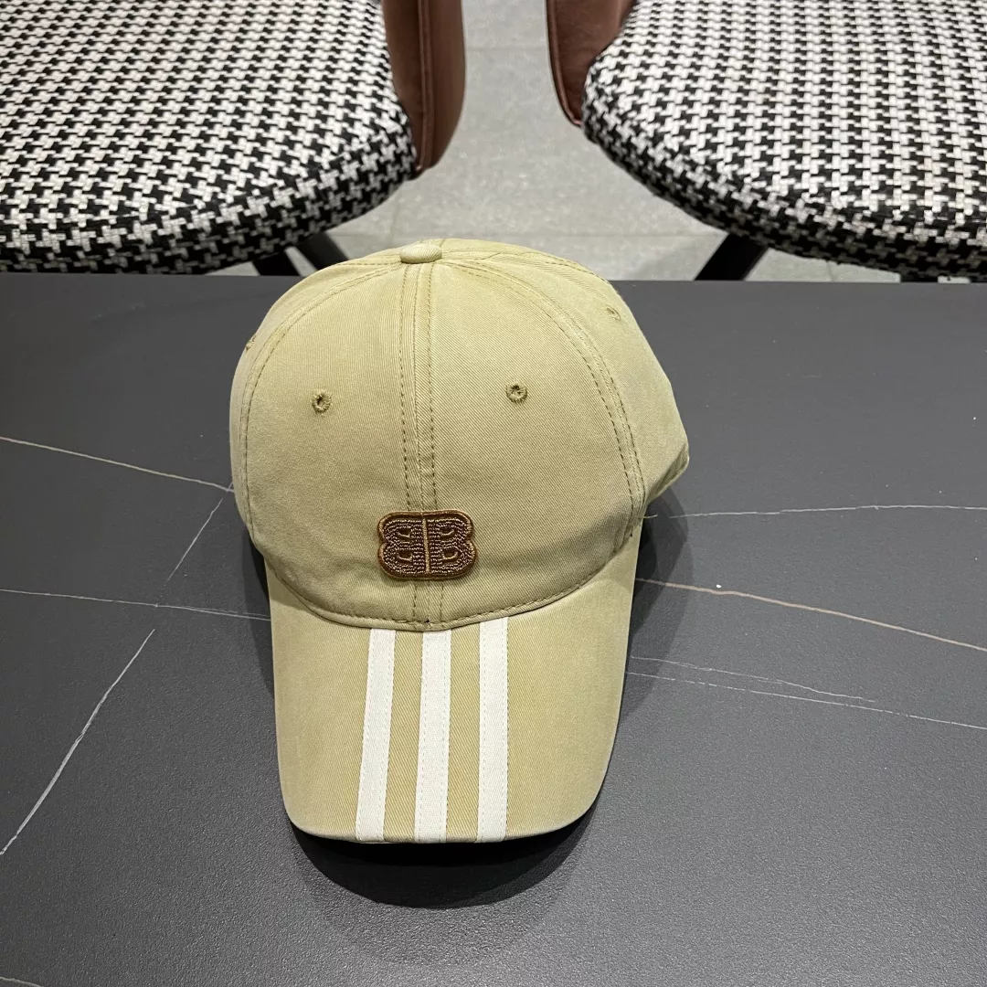 Vibrant 2429 Balenciaga Caps