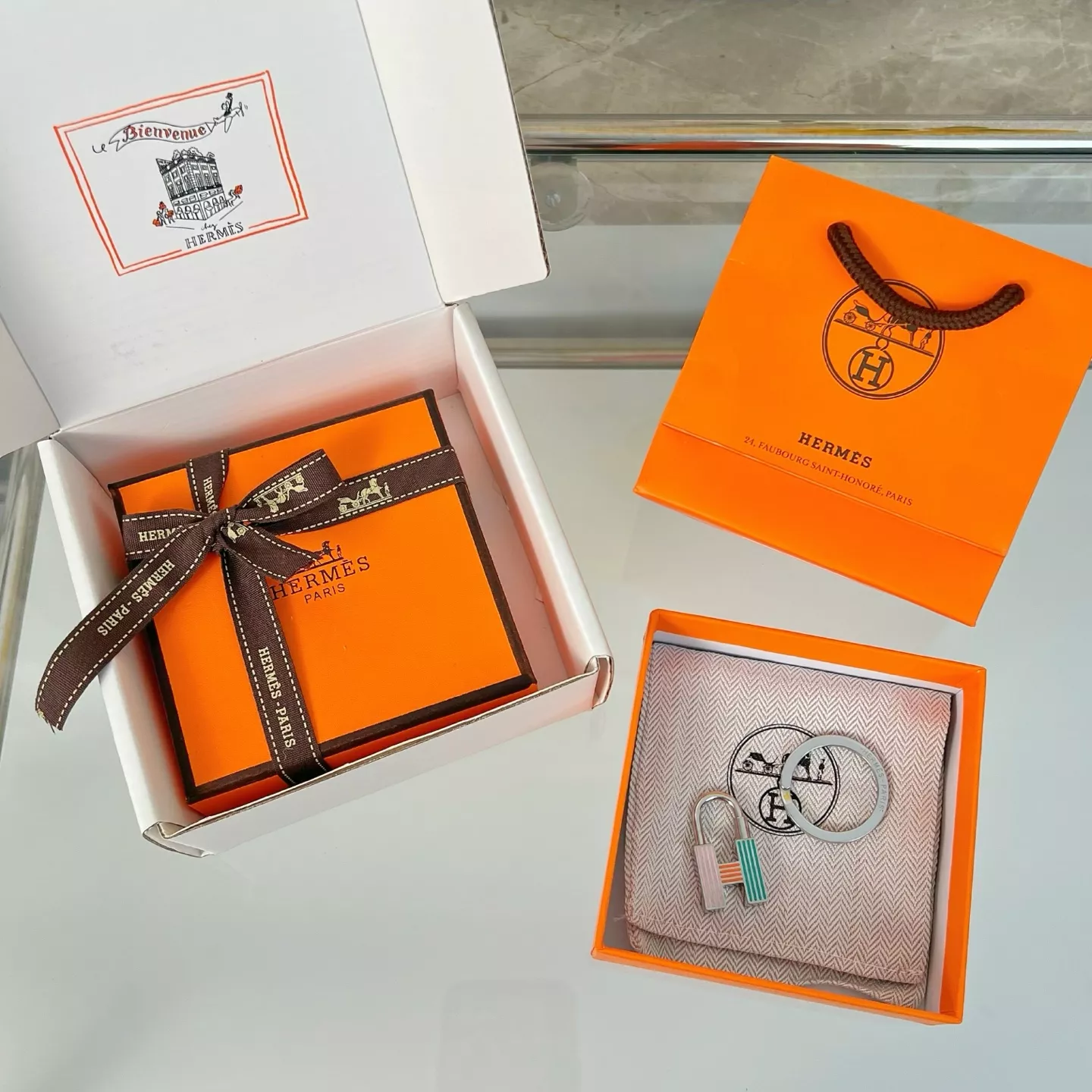 Vibrant 2523 Hermes Key Holder And Bag Buckle