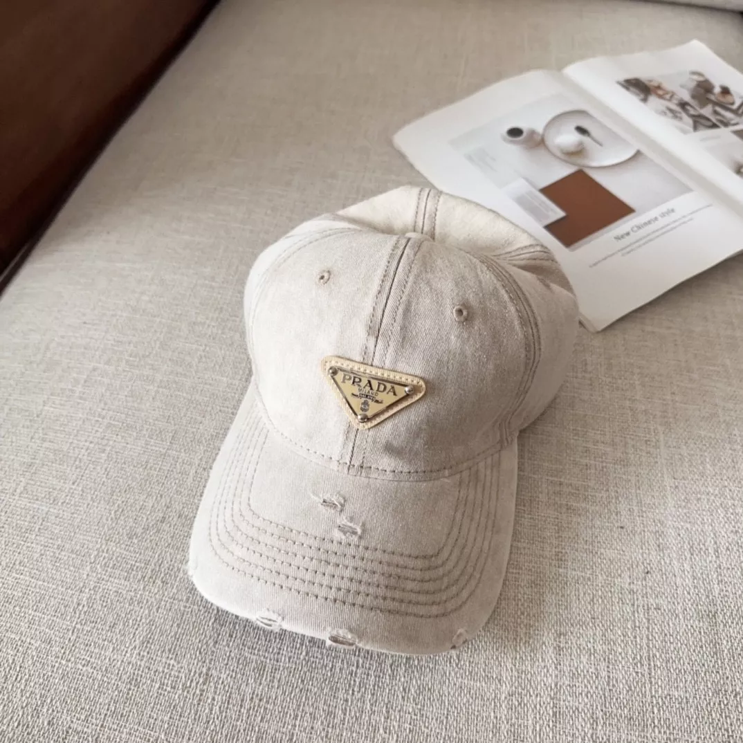 Vibrant 2549 Prada Caps