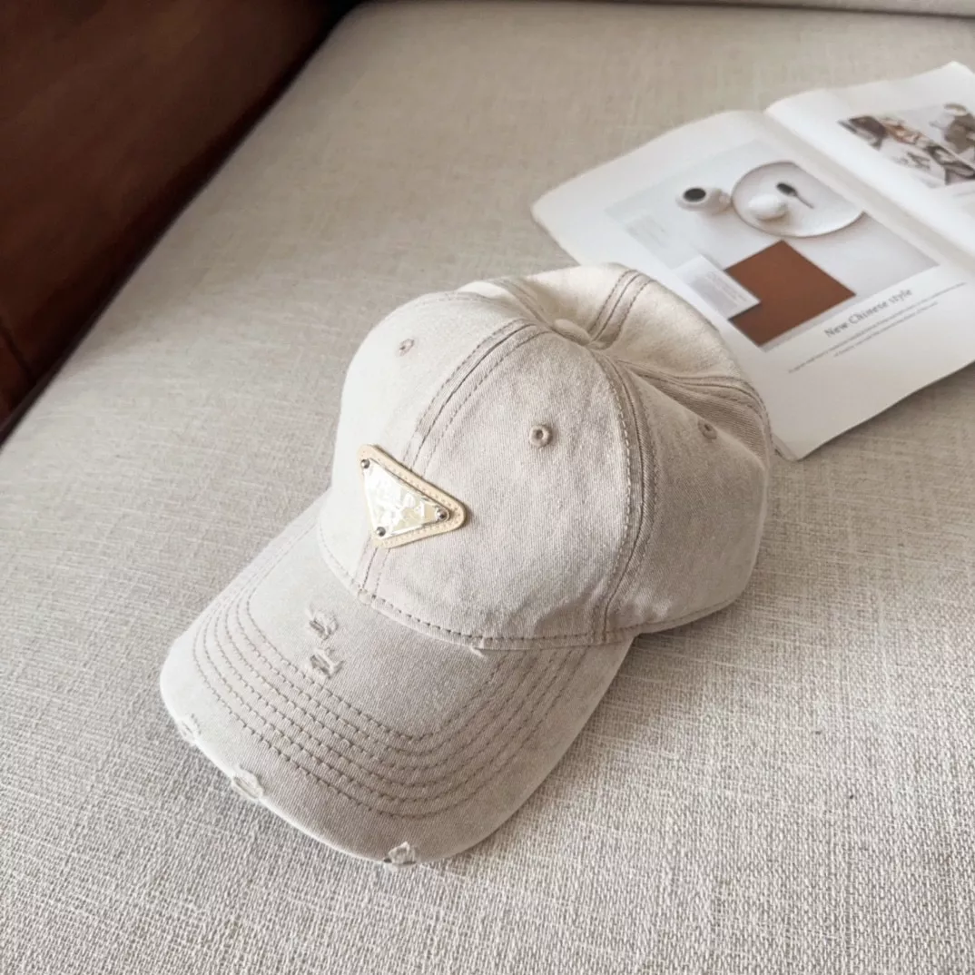 Vibrant 2549 Prada Caps