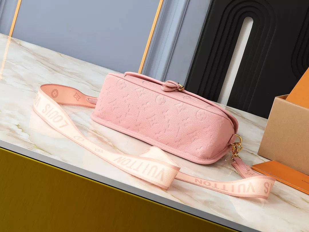 Vibrant 2633 Louis Vuitton AAA Quality Messenger Bags For Women