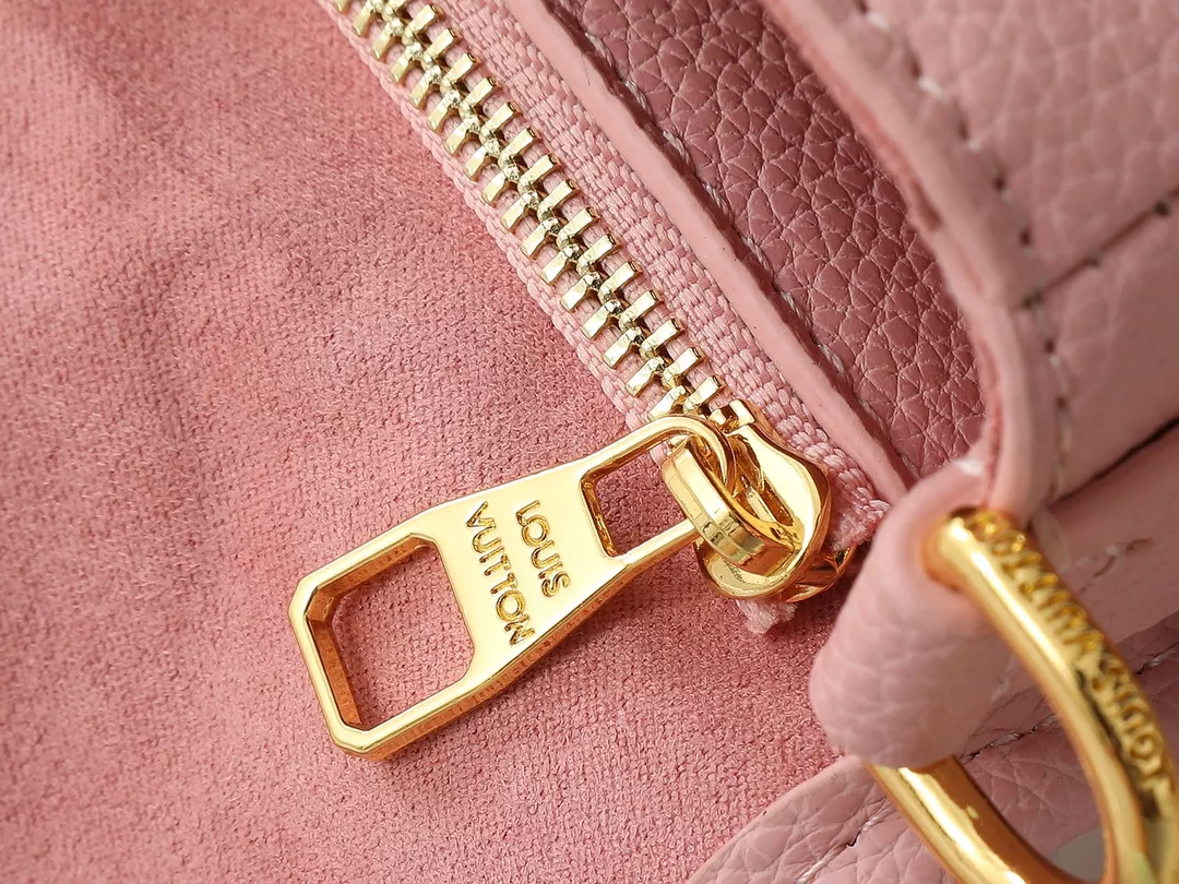Vibrant 2633 Louis Vuitton AAA Quality Messenger Bags For Women