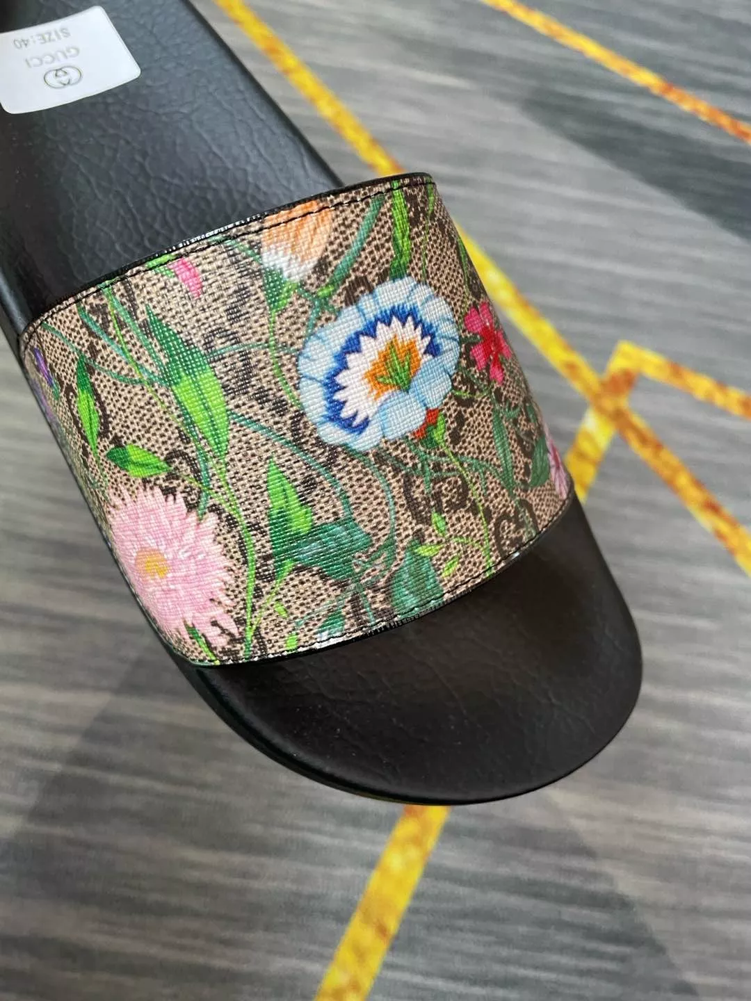 Vibrant 2799 Gucci Slippers For Women