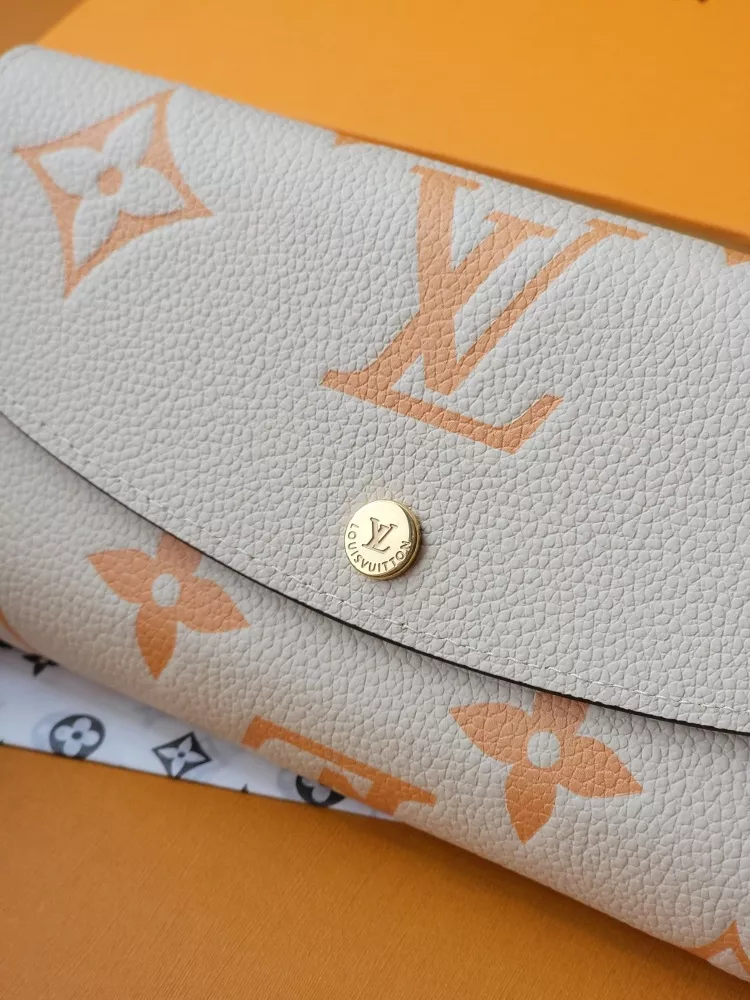 Vibrant 3044 Louis Vuitton AAA Quality Card Case