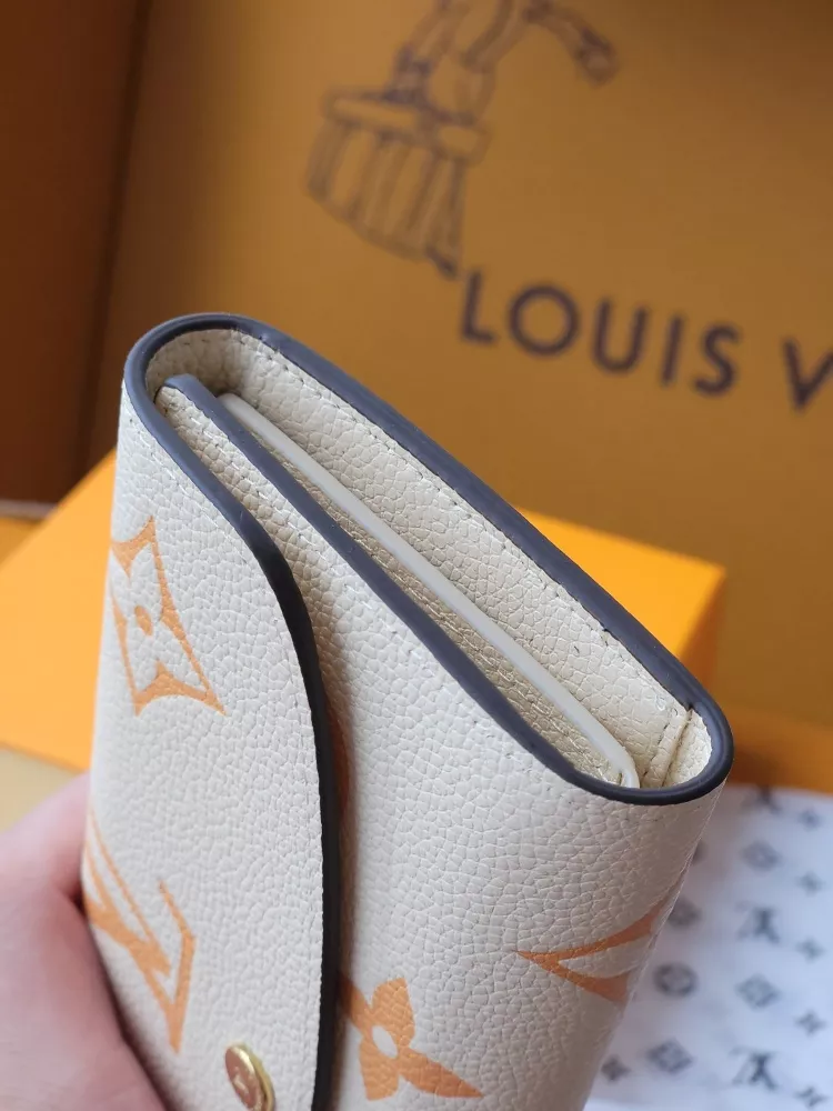 Vibrant 3044 Louis Vuitton AAA Quality Card Case