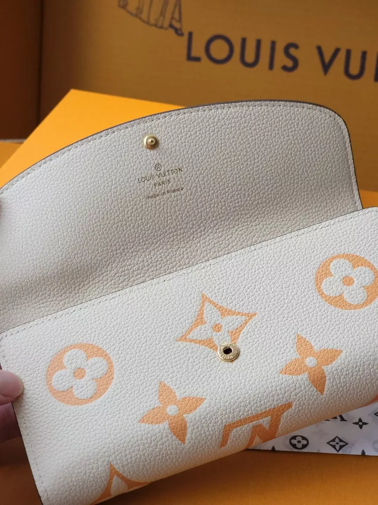 Vibrant 3044 Louis Vuitton AAA Quality Card Case