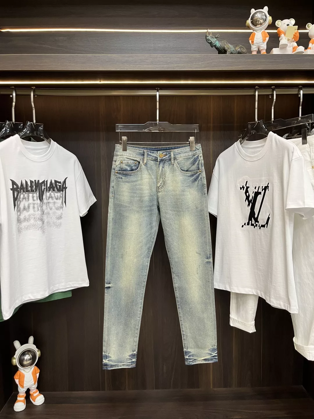 Vibrant 3135 Louis Vuitton LV Jeans For Men