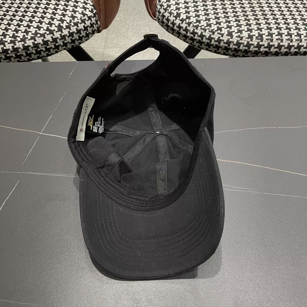 Vibrant 3376 Moncler Caps