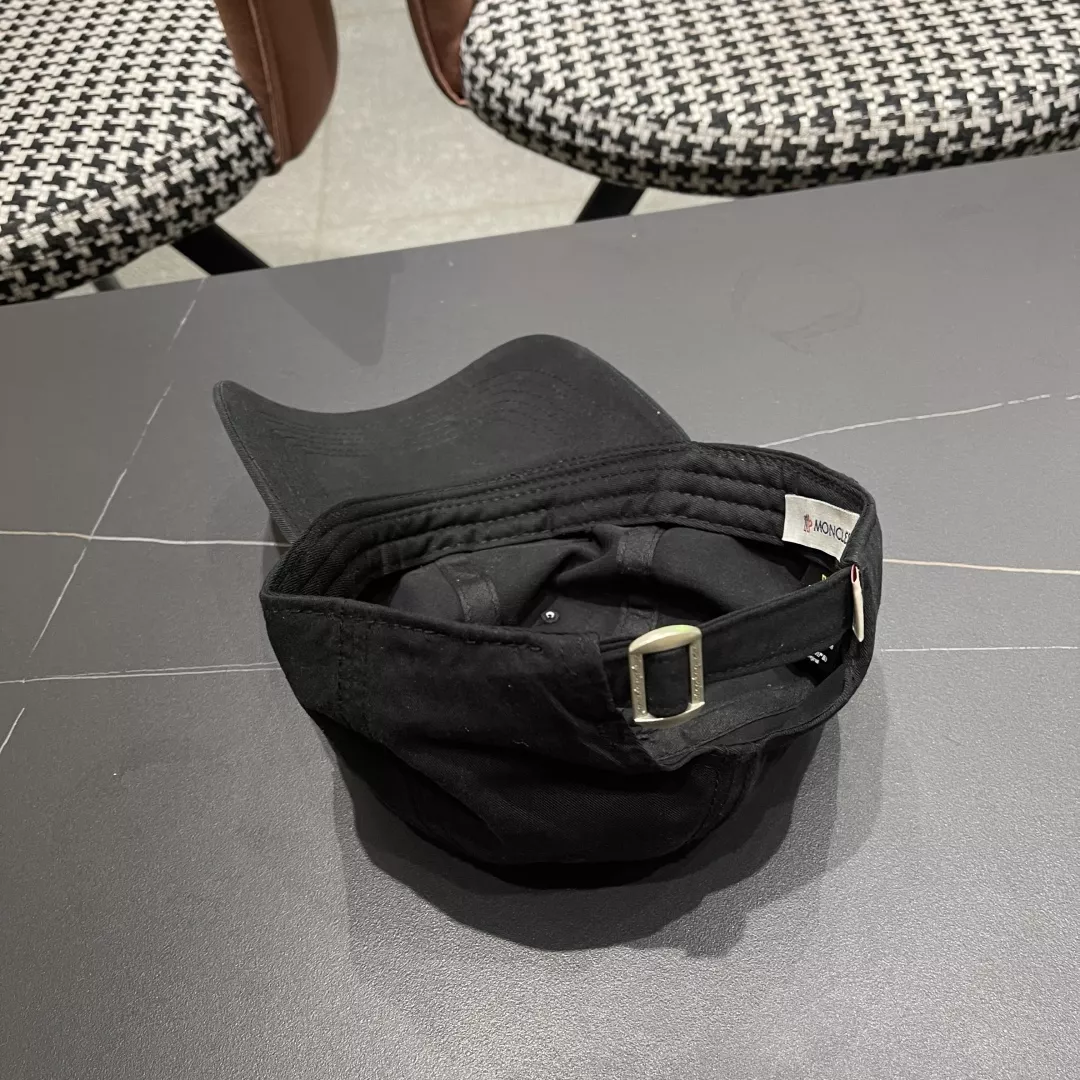 Vibrant 3376 Moncler Caps