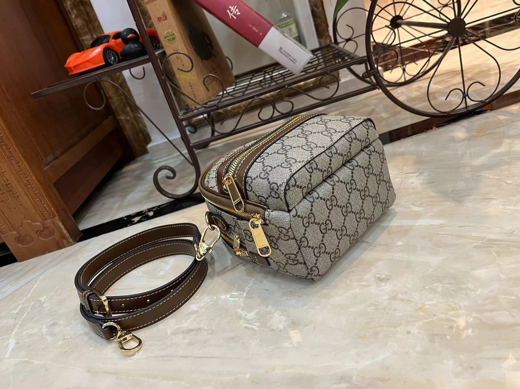 Vibrant 3391 Gucci AAA Quality Messenger Bags For Women