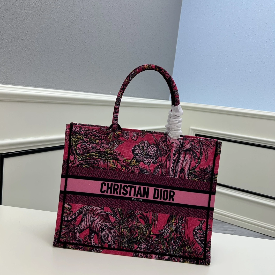 Vibrant 3460 Christian Dior AAA Quality Tote-Handbags For Women