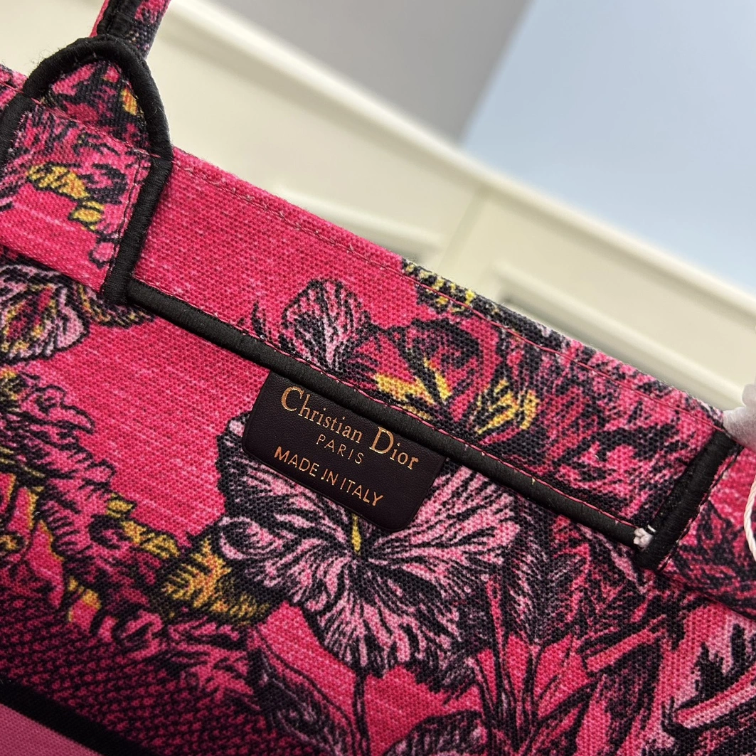 Vibrant 3460 Christian Dior AAA Quality Tote-Handbags For Women