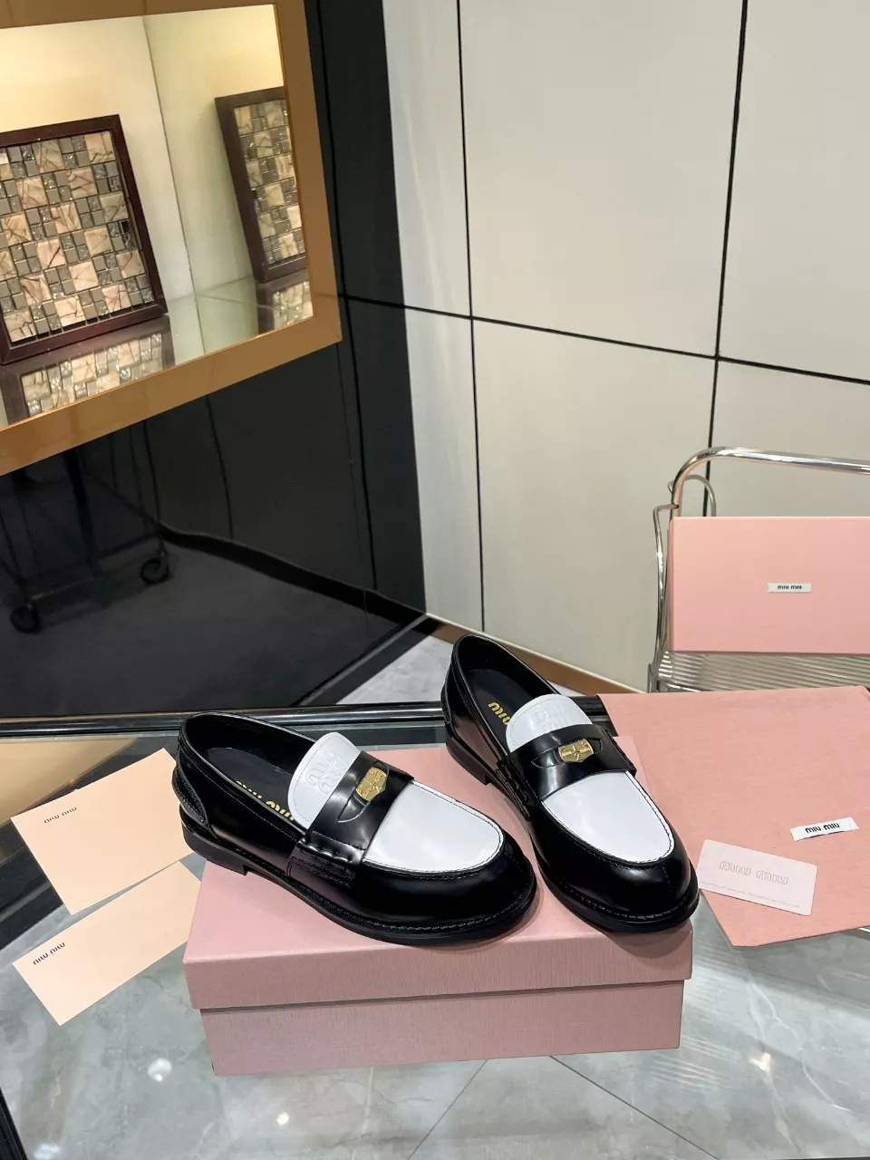 Vibrant 3505 MIU MIU Leather Shoes For Women